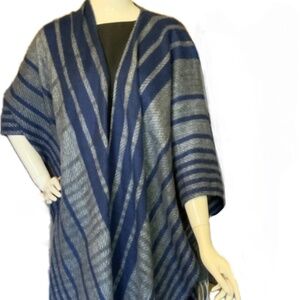 Woolrich Poncho Shawl - Soft and Cosy
